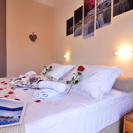 Rolandos Apartments Agios Gordios  Buitenkant foto