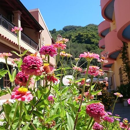 Rolandos Apartments Agios Gordios  Buitenkant foto