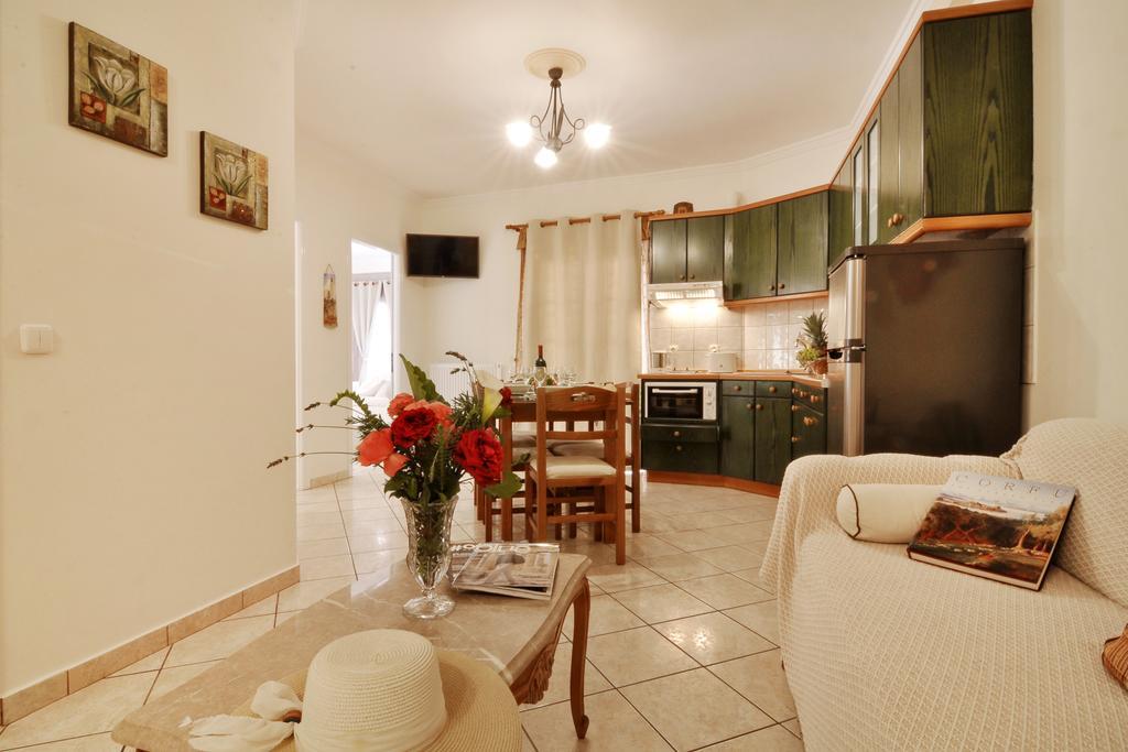 Rolandos Apartments Agios Gordios  Buitenkant foto